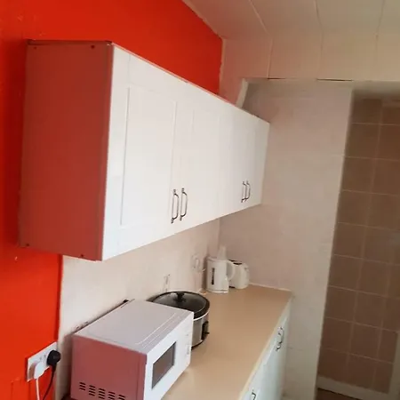 Flat 1/10 Emley Street Apartment *