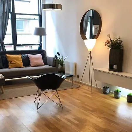 104 High Street * Manchester