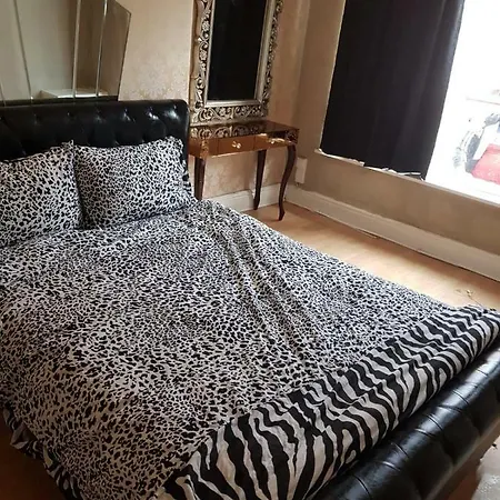 Flat 1/10 Emley Street Manchester