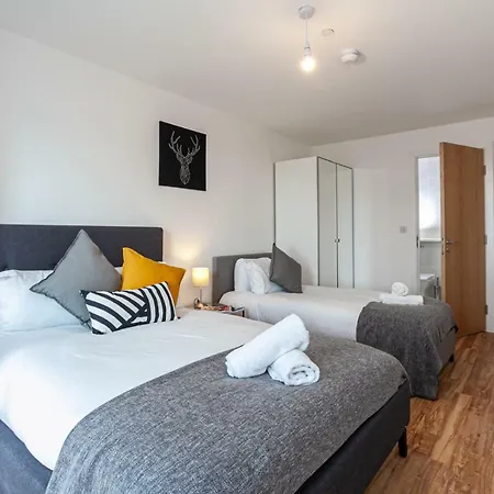X1 Salford Quays Hotel 2*