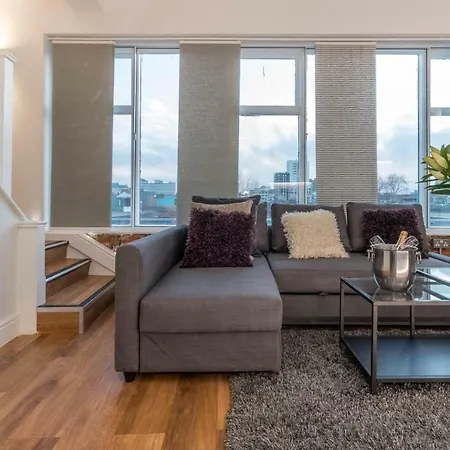 Swan Street Penthouse With Rooftop Terrace * マンチェスター
