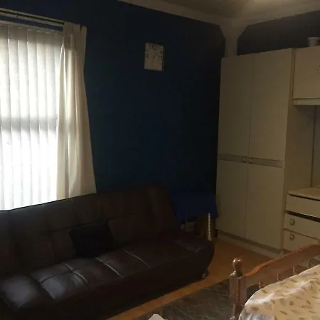 Spacious Town House *