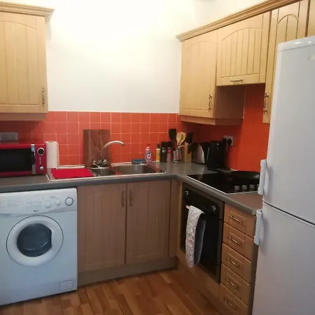 Central 2 Bedroom Flat In The Heart Of Mmu Campus *