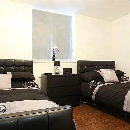 Lewis In The Heart Of The Northern Quarter Sleeps Up To 12