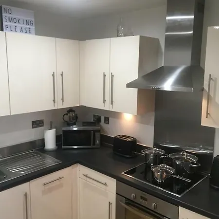 2 Bedroom - Close To Piccadilly Train Station / Edge Of The Northern Quarter *