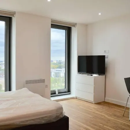 Apartment Modern Media City Studio