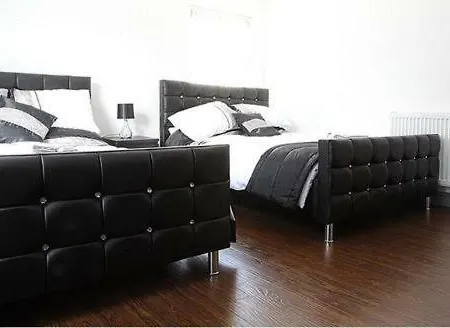 Lewis In The Heart Of The Northern Quarter Sleeps Up To 12