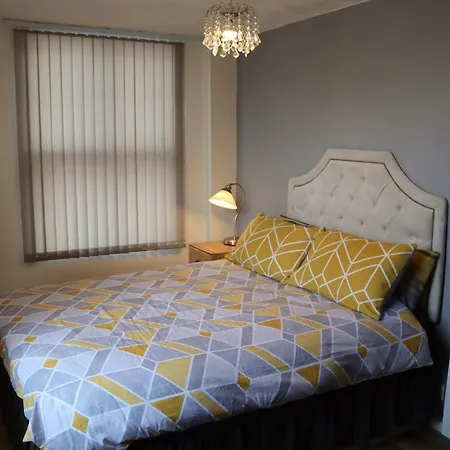 Thomas House, City Centre Apartment *