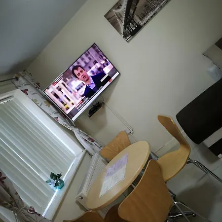 Richflo Apartment *