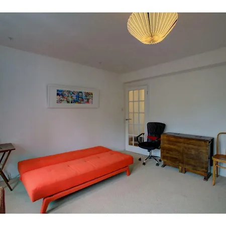 Apartment 1br Apt Sleeps 4! Minutes From Central Manchester