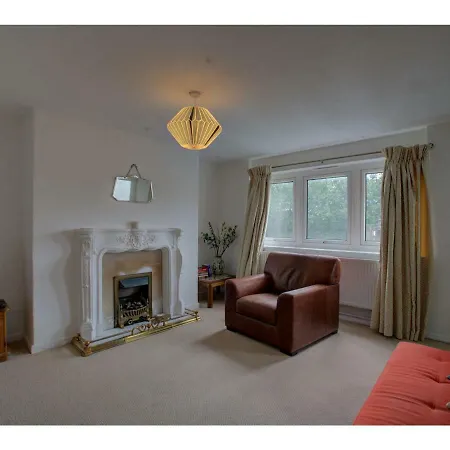 1br Apt Sleeps 4! Minutes From Central Manchester
