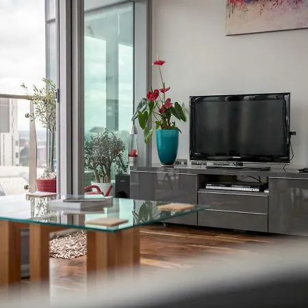 Stunning Modern 1br Apt W/ Balcony, Central Manc Μάντσεστερ