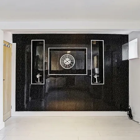 Sapphire Holiday home Manchester