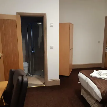 The Fallowfield Hotel 2*