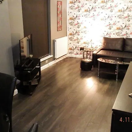 Two-storey Semi-detached House For Up To 6 People Apartment *