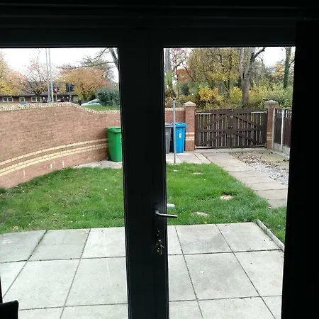 Two-storey Semi-detached House For Up To 6 People Manchester