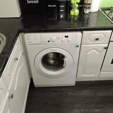 Apartment Two-storey Semi-detached House For Up To 6 People Manchester