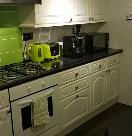 Two-storey Semi-detached House For Up To 6 People * Manchester