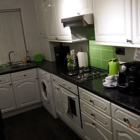Two-storey Semi-detached House For Up To 6 People * Manchester