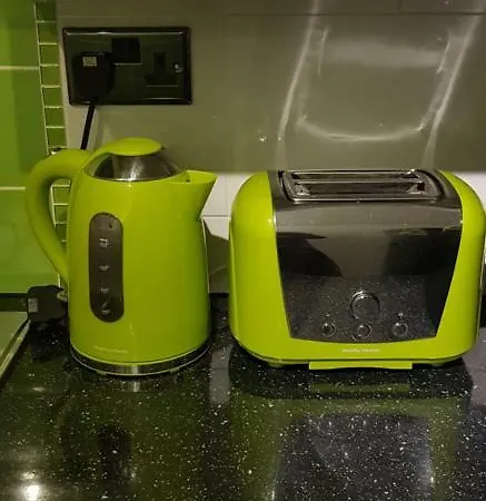 Two-storey Semi-detached House For Up To 6 People Apartment Manchester