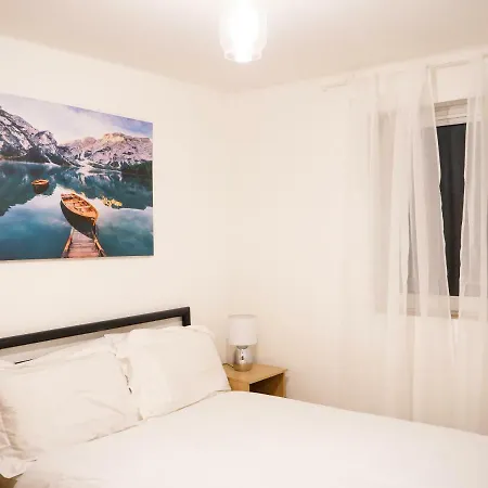 ★modish 2br Apt| Free Parking | 5min Mcr City Ctr