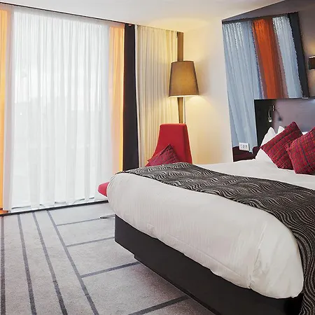 Crowne Plaza Centre By Ihg 4*