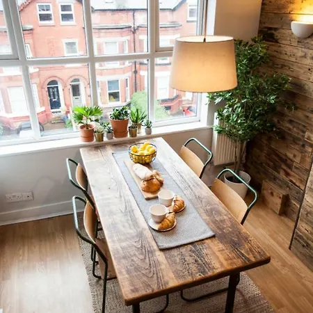 The Strawberry - D Apartment Manchester