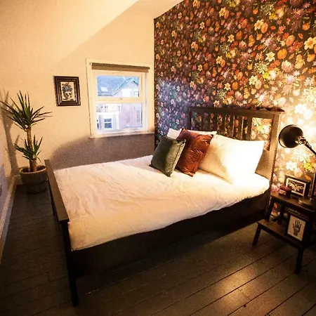 Holiday home The Dark House Manchester