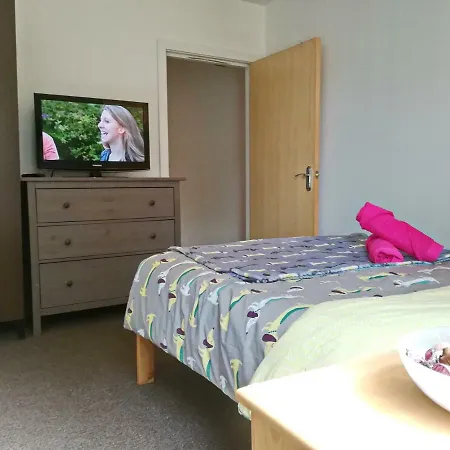 Central 2 Bedroom Flat In The Heart Of Mmu Campus *