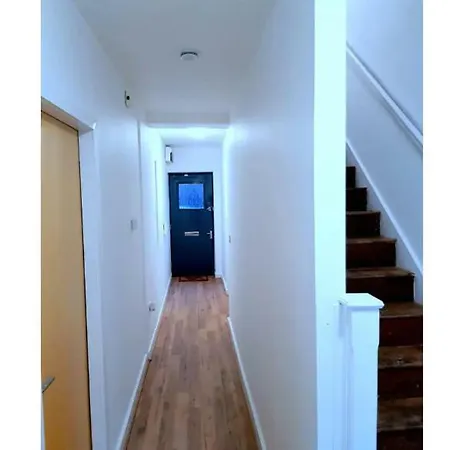 Апартаменты City Center Large Group House