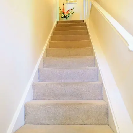 Beautiful 3-bed House Close To Central