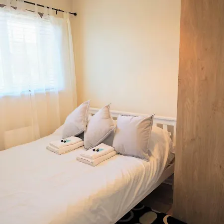 Σπίτι διακοπών Beautiful 3-bed House Close To Central