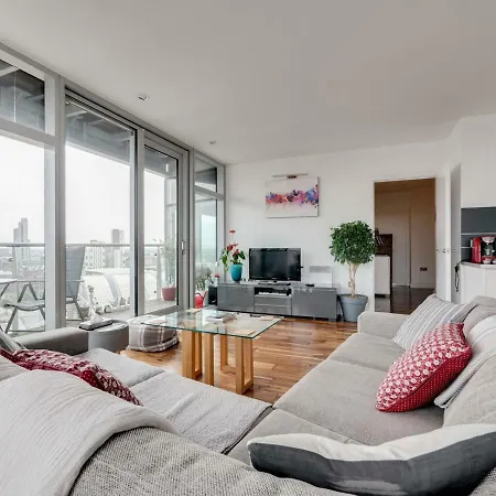 Stunning Modern 1br Apt W/ Balcony, Central Manc