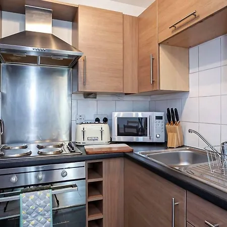 Superb Apt. Sleeps 4 Close To Ethiad Stadium