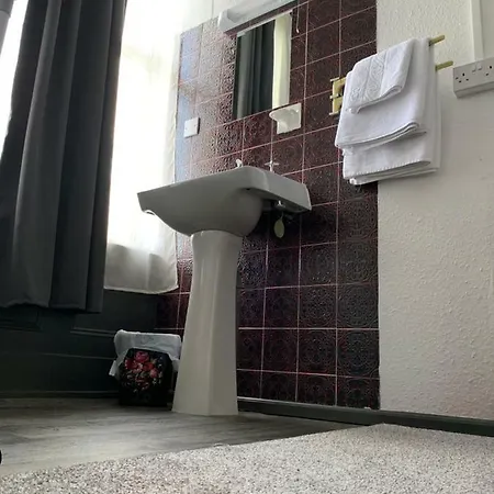 - Free Parking Maison d'hôtes Manchester