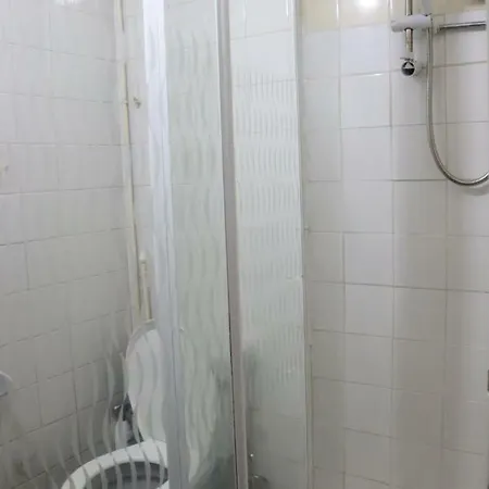 Thomas House, City Centre Apartment *