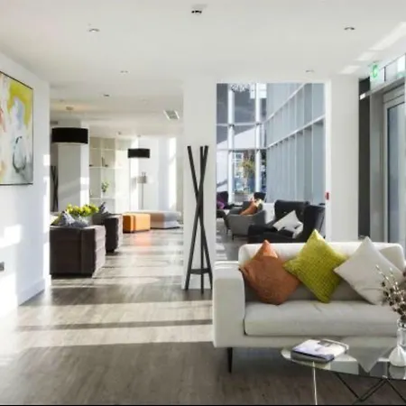 Your Luxurious Central Apartment