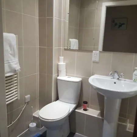 Spacious 2bedroom Near City Centre *