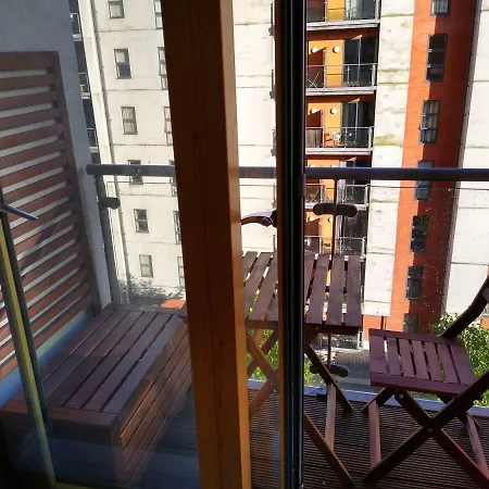 1 Bedroom Close To Arena Apartment Manchester