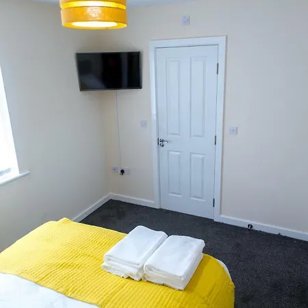 Salford Apartment *