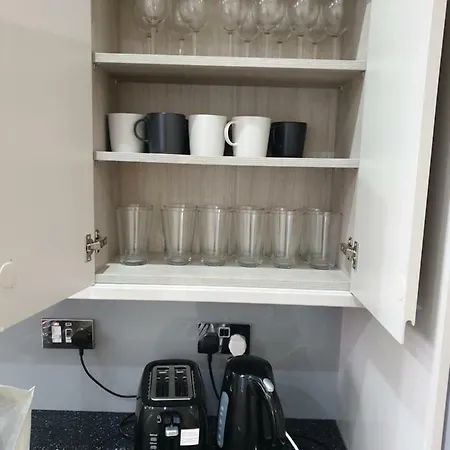 Spacious,bright ,brand New 4 Bedroom House,parking Available Manchester