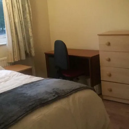 Wadesmill House Guest house *