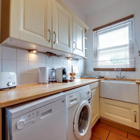 Апартаменты Newly Refurbed Apt For 4, Trendy West Didsbury