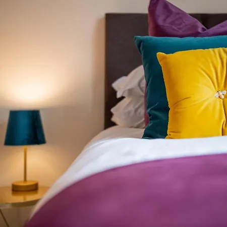 Апартаменты Newly Refurbed Apt For 4, Trendy West Didsbury *