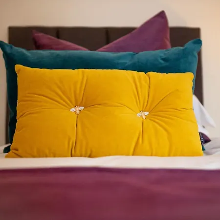Newly Refurbed Apt For 4, Trendy West Didsbury * Манчестер