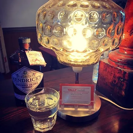 - Free Parking مانشستر