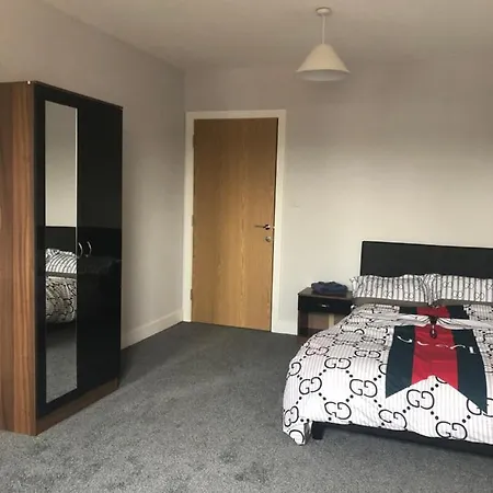 Unite Management Ltd * Mánchester