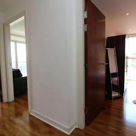 Media City Lowry 4 Guests 2 Bed アパート *