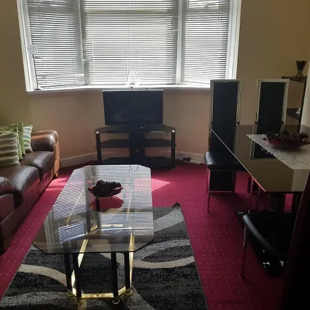 Daire Beautiful, Spacious House Near Fallowfield