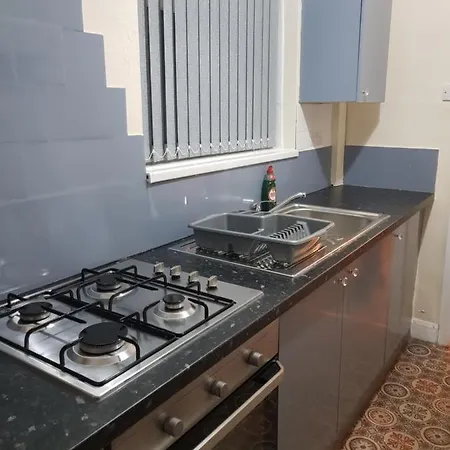 Beautiful, Spacious House Near Fallowfield